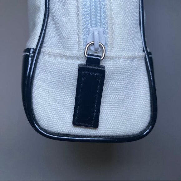 CHANEL Vintage Parfums/Makeup Bag - Picture 6 of 8